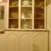 بوفه فلزی کاملا سالم و تمیز
