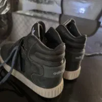 نیم بوت آدیداس نونوجنس عالی و نرم سایز ۳۷ یا ۳۶|کیف، کفش، کمربند|تهران, کرمان|دیوار