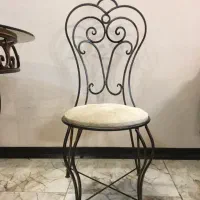 میز ناهارخوری۶ نفره فرفورژه پتینه با روکش مخمل|میز و صندلی غذاخوری|کاشان, زیارتی|دیوار