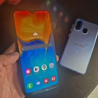 سامسونگ Galaxy A20 با حافظهٔ ۳۲ گیگابایت
