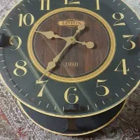 میز تلفن و ساعت