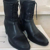 بوت (چرم طبیعی)