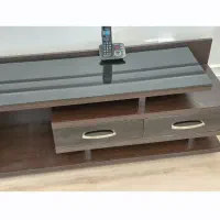 میز زیر تلویزیون
