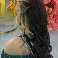 شنیون و میکاپ حرفه ای