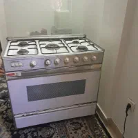 یکدستگاه  گاز  پنج شعله با فر سالم با شیشه رفلکس
