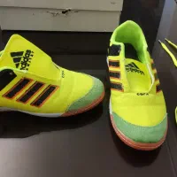 کفش ورزشی سالنی