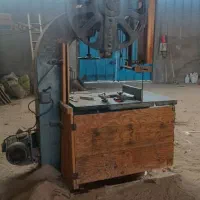 تعدادی دستگاه نجاری و چوب بری