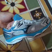 کتانی میزانو