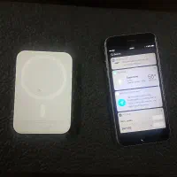 گوشی آیفون و پاور بانک آیفون