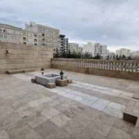 فروش اپارتمان شیک با حیاط بزرگ