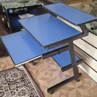 میز تحریر و کامپیوتر