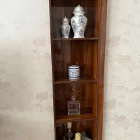 کتابخانه و ویترین