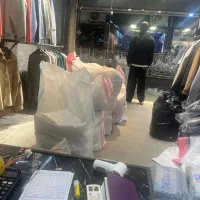 فروشنده ی پوشاک