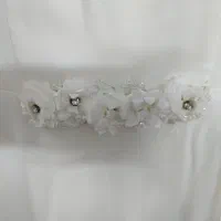 پیرهن سفید|لباس|رباط‌کریم, رباط‌کریم|دیوار