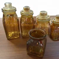 ظروف درب دار