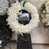 تاج گل ترحیم آماده|گل و گیاه طبیعی|ری, علایین|دیوار