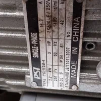 دستگاه آبمیوه گیری|آبمیوه‌گیر و آب‌مرکبات‌گیر|اردکان, |دیوار