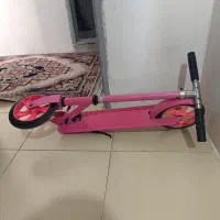 اسکوتر|دوچرخه، اسکیت، اسکوتر|پرند, فاز ۴|دیوار