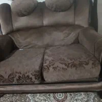 مبل کارکرده ولی نشیمن عالیه  شش نفره و خیلی خوشرنگ