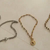 گردبند و دستبند و گوشواره و انگشتر