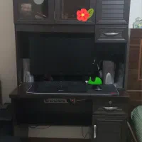 میز کامپیوتر کاملا سالم