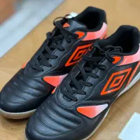 کتونی فوتسال اصل آمبرو