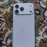 ایفون ۱۷پرومکس سفید