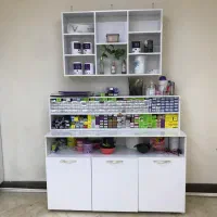 لوازم و میز و صندلی ارایشگاهی در حد نو|آرایشگاه و سالن‌های زیبایی|بروجرد, |دیوار