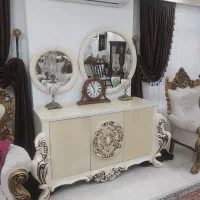 کنسول چوب صحیح وسالم به همراه ۲تاآینه.قیمت ۹ملیون