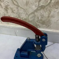 دستگاه پرس دکمه