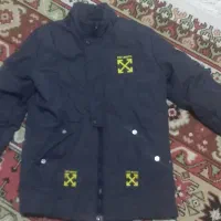 کاپشن و سویشرت و شلوار جین  و کلاه