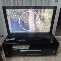 تلویزیون با میز