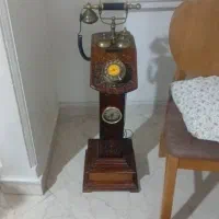 تلفن و بشقاب قدیمی