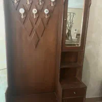 جاکفشی و آویز لباس