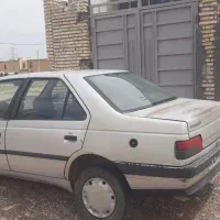 پژو ۴۰۵ نقره‌ای