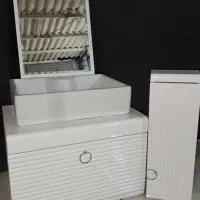 روشویی با آینه و باکس