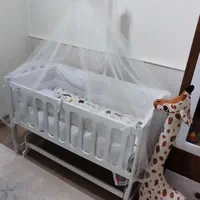 گهواره کنار مادر دو حالته نو، ۱۲۰ در ۶۰ تا پنج سال|تخت و صندلی بچه|قم, زنبیل آباد|دیوار