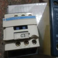 تعدادی کنتاکتور وکلید صنعتی|ابزارآلات|کاشان, امیرکبیر|دیوار