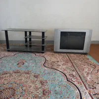 تلویزیون و میز تلویزیون