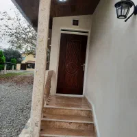 سوعیت ویلایی میباشد بسیار تمیز و تازه ساخت