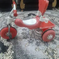 دوتا سه چرخه صورتی فقط یه تایر میخواد