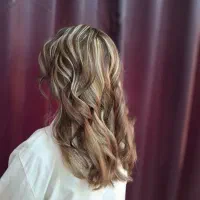 انجام خدمات زیبایی رنگ و لایت و میکاپ تخصصی