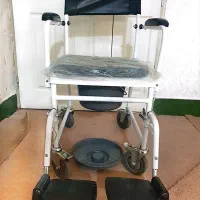 ویلچر حمام توالت نو و محکم و قفل دار