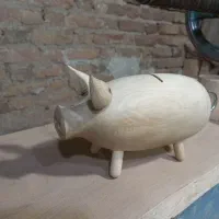 قلک خوکی از چوب ممرز خراطی شده کار دست .