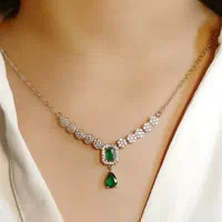 ست گردنبند و گوشواره جواهری