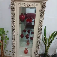 کمدویترینی در حدنو
