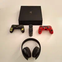 یک دستگاه پی اس فور (پرو)