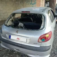 206 مدل 86موفت گذاشتم تصادفی فقط جلو آسیب دیده