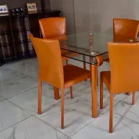 میز ناهارخوری ۴ نفره شیشهای و چرمی