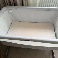 تخت کنار مادر چیکو